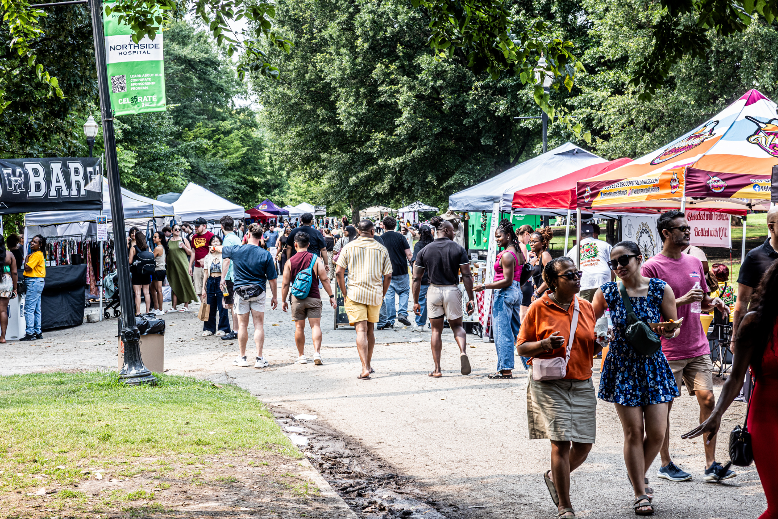 Crowd at previous market in Piedmont Park