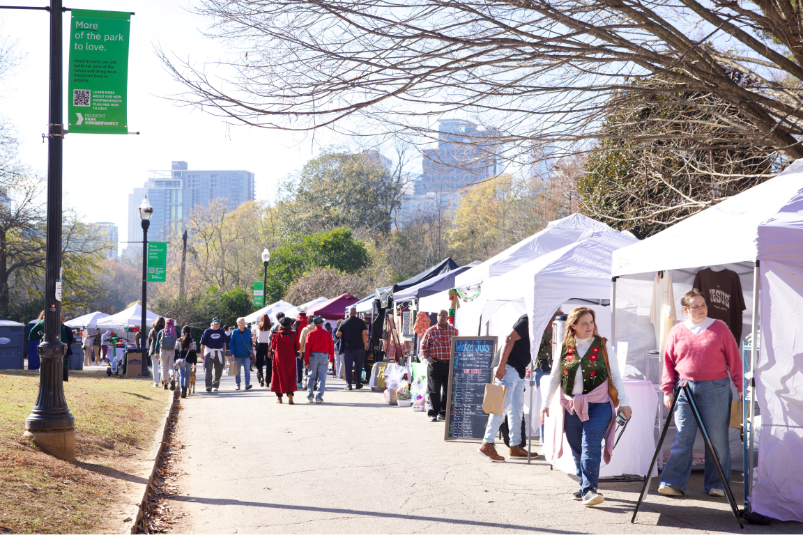 Crowd at previous market in Piedmont Park